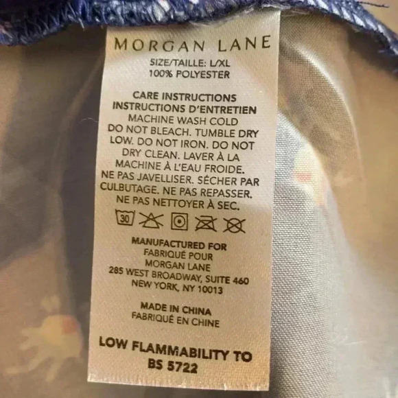 Morgan Lane light, colourful dressing gown, 100% polyester, two deep pockets - Picture 5 of 5